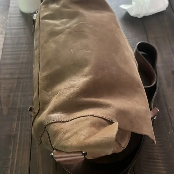 MO851 Leather Messenger Bag-Unisex - Picture 5 of 17